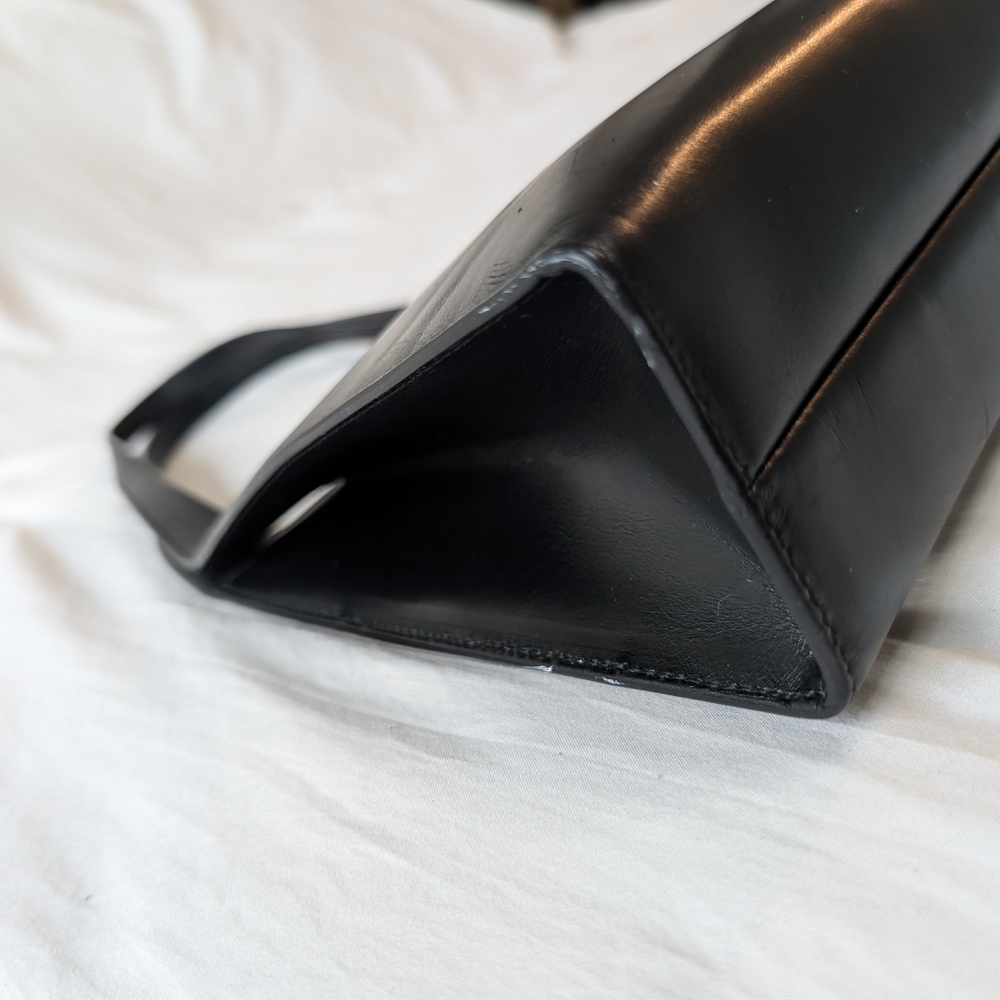 Gucci Shoulder Bag - Picture 13 of 15